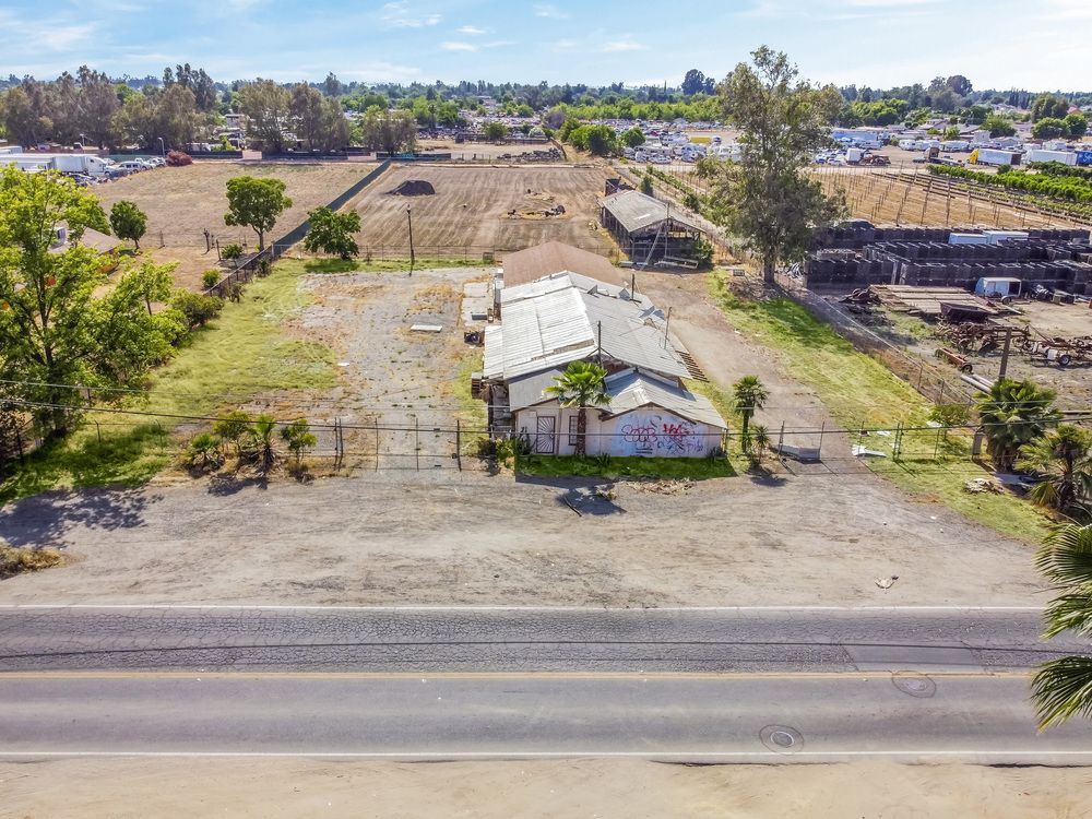 ±2.5 Acres of Vacant Commercial Land in Fresno, CA: 1481 N Marks Ave, Fresno, CA 93722